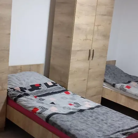 Xhaka Hostel *